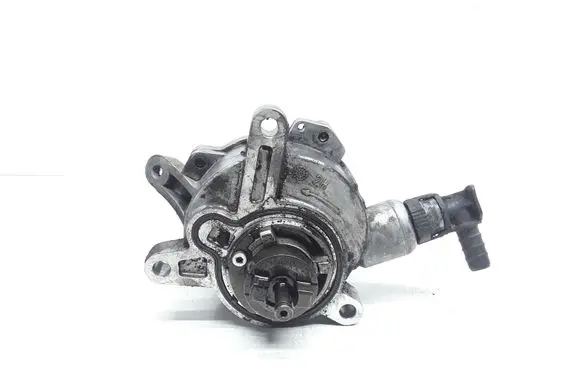 Volvo V70 Vacuum pump 08658230