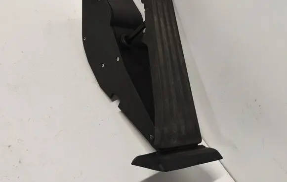 BMW 5 E39 Accelerator throttle pedal 6753518 25916010