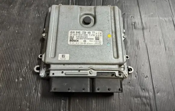 Mercedes-Benz Vito Viano W639 Engine control unit/module ECU A6461500977 0281014189