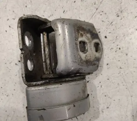 Renault Megane II Front door lower hinge 