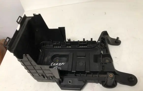 Volkswagen Sharan Battery tray 1K0915333