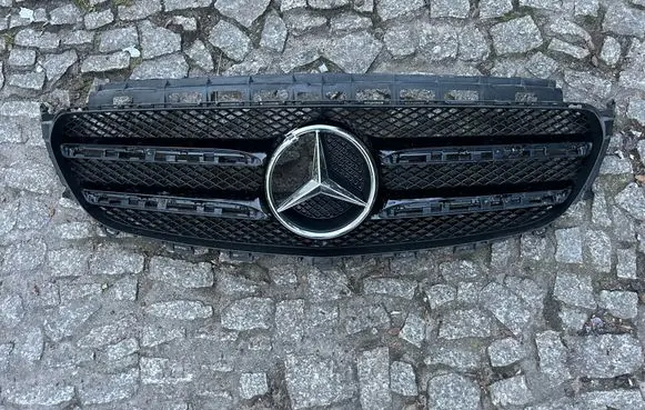Mercedes-Benz E W213 Front bumper upper radiator grill A2138880123 R17932