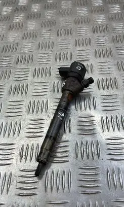 Hyundai i30 Fuel injector 0445110320