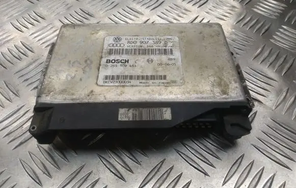 Audi A4 S4 B5 8D Gearbox control unit/module 8D0907389D