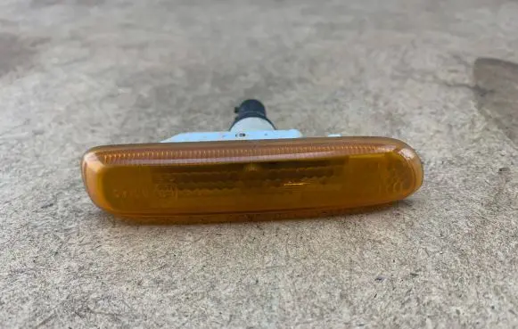 BMW 3 E46 Front fender indicator light 63138370719 8370719