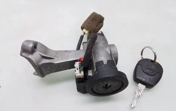 Nissan Primera Ignition lock 28590C9902 SA8119
