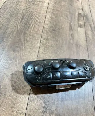 Mercedes-Benz C W203 Climate control unit a2098300085