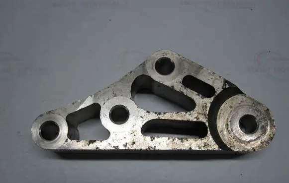 Alfa Romeo Giulietta Engine mounting bracket 51843113