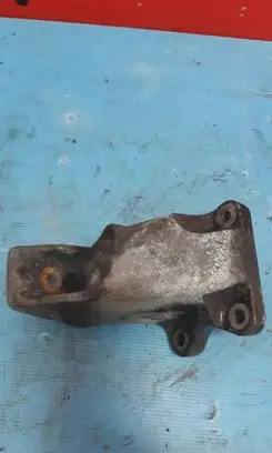 Land Rover Discovery 5 Engine mounting bracket hPLA6061Ab