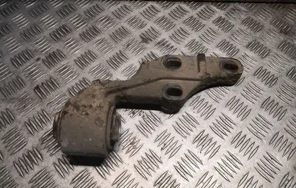 Land Rover Discovery 3 - LR3 Rear differential/diff mount bracket 5H223A040AA TAU500070