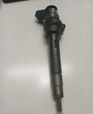 BMW X3 F25 Fuel injector 0445110289