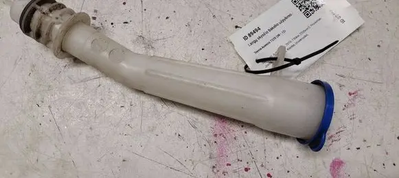 Toyota Avensis T270 Window washer liquid tank fill tube