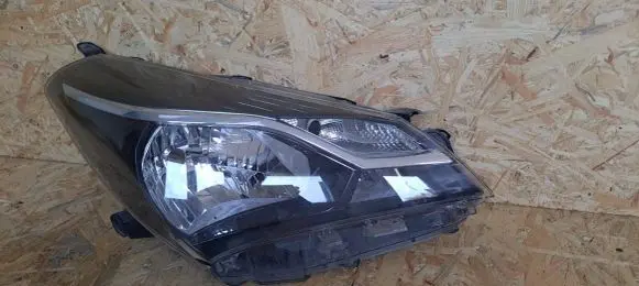 Toyota Yaris Headlight/headlamp