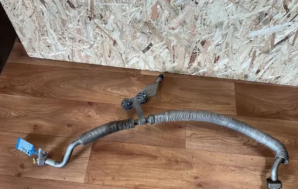 BMW 5 E60 E61 Air conditioning (A/C) pipe/hose 6910802 EE688R