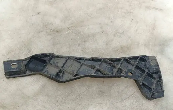 Seat Exeo (3R) Front bumper mounting bracket 3R0807201