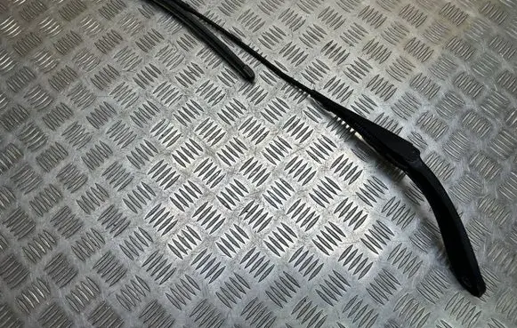 BMW 1 F20 F21 Windshield/front glass wiper blade 7239521 61617239521