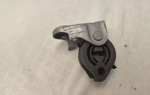 Audi Q5 SQ5 FY Muffler mount bracket/holder 80A253144D