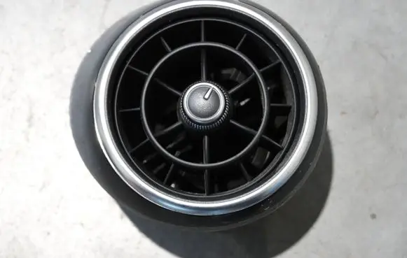 Audi A1 Dash center air vent grill 8X1820951