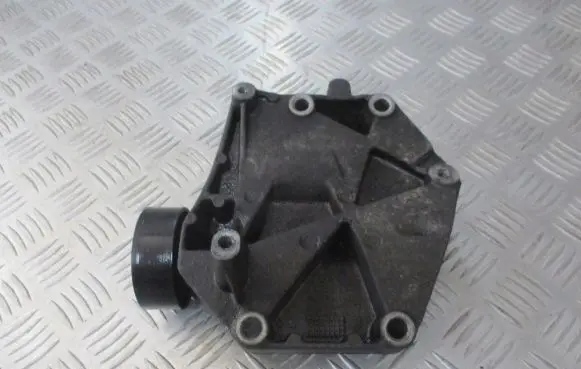 Opel Astra H Engine mounting bracket