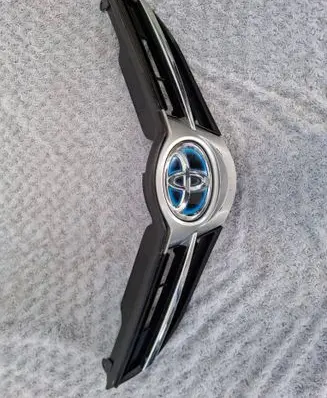 Toyota Auris E180 Front grill 