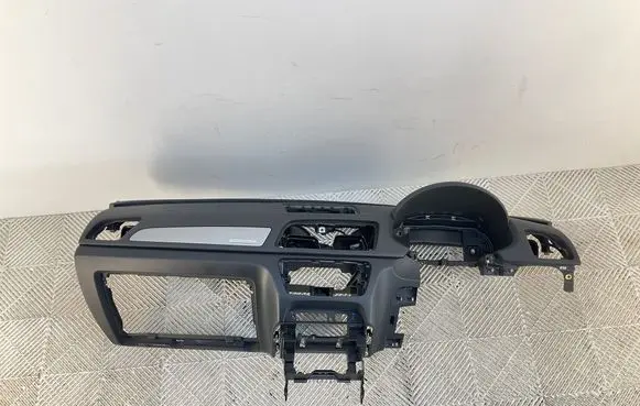 Audi Q3 8U Dashboard 8U2857001