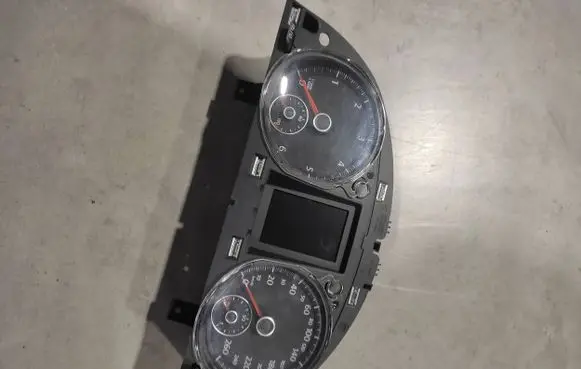 Volkswagen Passat Alltrack Speedometer (instrument cluster) 3AA920870M