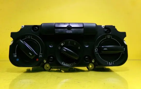 Volkswagen Touran I Climate control unit