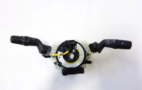 Suzuki Kizashi Headlight wiper switch 