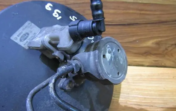 Ford Focus Master brake cylinder