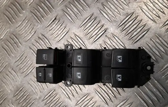 Toyota Prius (XW50) Electric window control switch 8404047080