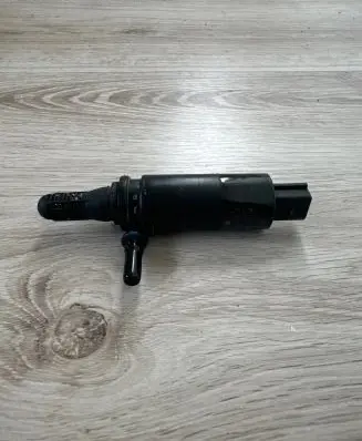 BMW X5 F15 Headlight washer pump 7340773