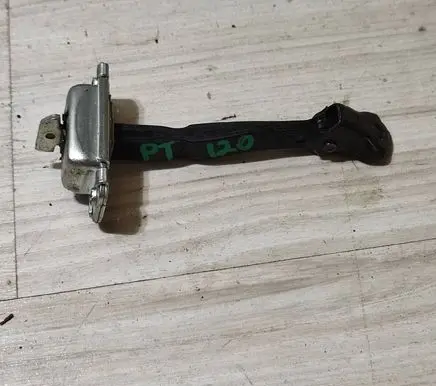 Hyundai i20 (GB IB) Rear door check strap stopper