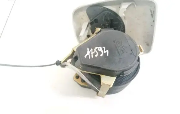Middle seatbelt (rear)