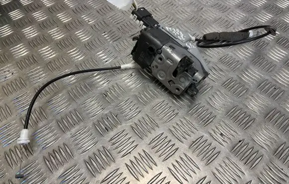 Peugeot 308 Rear door lock 567164