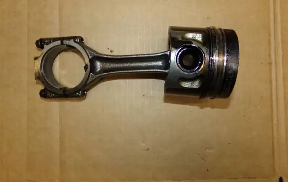 Volkswagen Sharan Piston with connecting rod