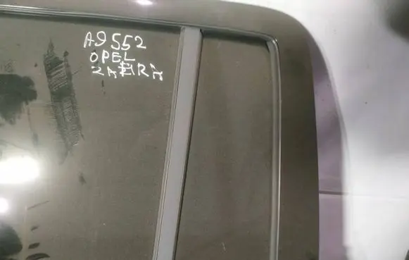 Opel Zafira B Rear vent window glass as3