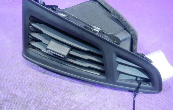 Ford Focus Dashboard air vent grill cover trim 