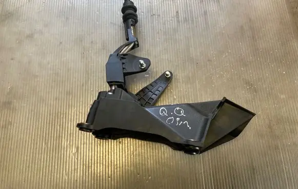 Nissan Qashqai Gear shifter/selector JD500 50099788