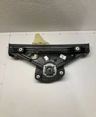 Renault Clio V Rear door manual window regulator 827204807R