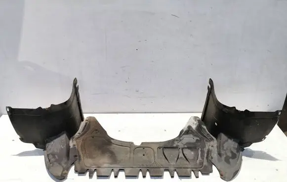 Volkswagen Golf V Engine splash shield/under tray