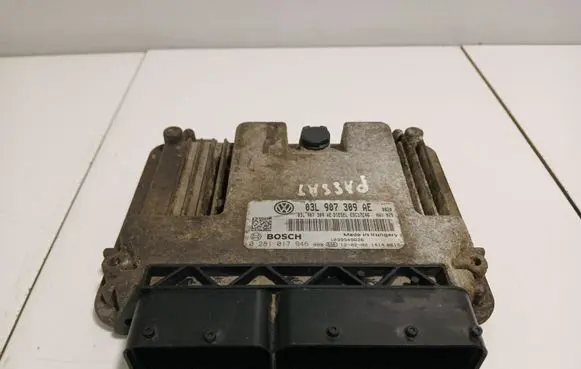 Volkswagen PASSAT B7 Engine control unit/module 03L907309AE