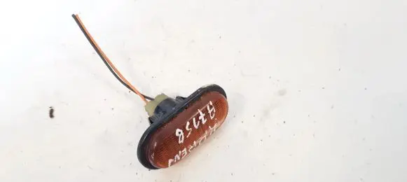 Renault Scenic I Front fender indicator light 7700847333
