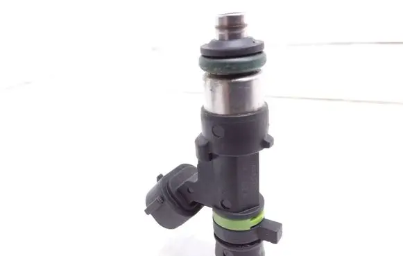 Mitsubishi Colt Fuel injector EAT320 1465A331