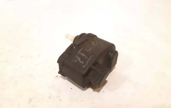 Volkswagen Golf III Headlight level adjustment motor 1H0941295 00437547