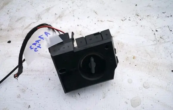 Audi 100 S4 C4 Tail light bulb cover holder thk81