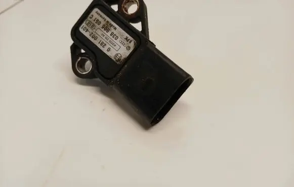 Audi A6 S6 C6 4F Air pressure sensor 038906051C 0281002401