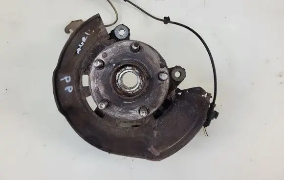 Toyota Auris 150 Front wheel hub
