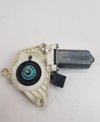 Mercedes-Benz B W245 Front door window regulator motor A1698204342