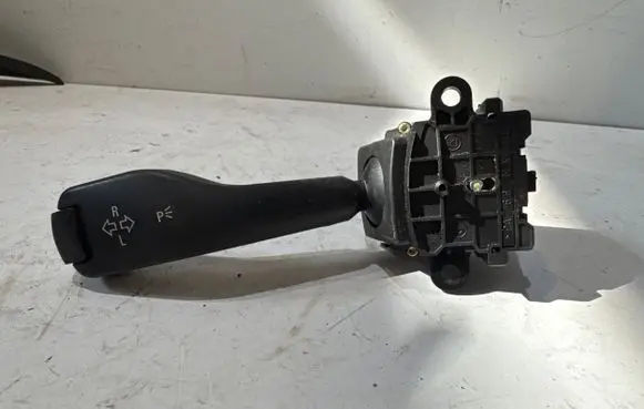BMW 3 E46 Indicator stalk 8363668 01104010