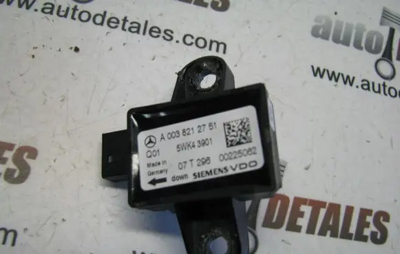 Mercedes-Benz GL X164 Airbag deployment crash/impact sensor A0038212751
